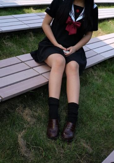 美女的裙底免费观看